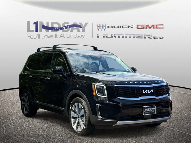 2022 Kia Telluride S in Black — front three-quarter view