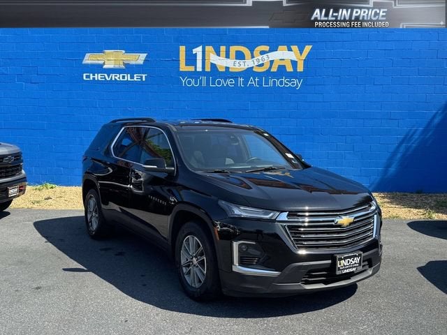 2024 Chevrolet Traverse Limited LT Cloth in Mosaic Black Metallic — front three-quarter view