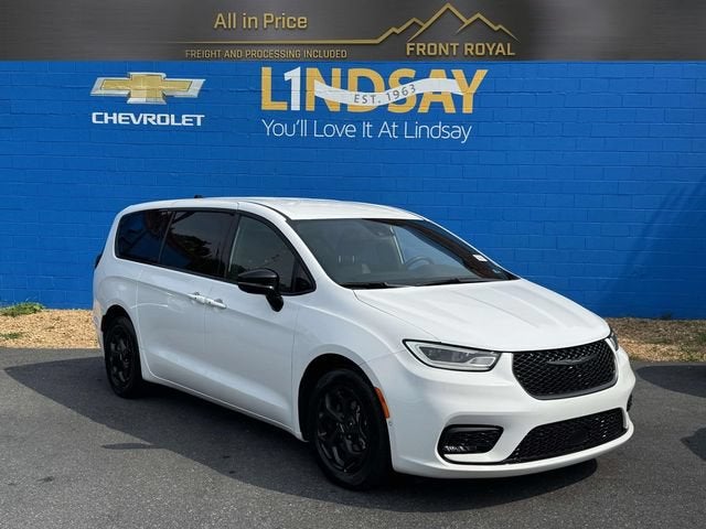 2024 Chrysler Pacifica Hybrid S Appearance Pkg in White — front three-quarter view